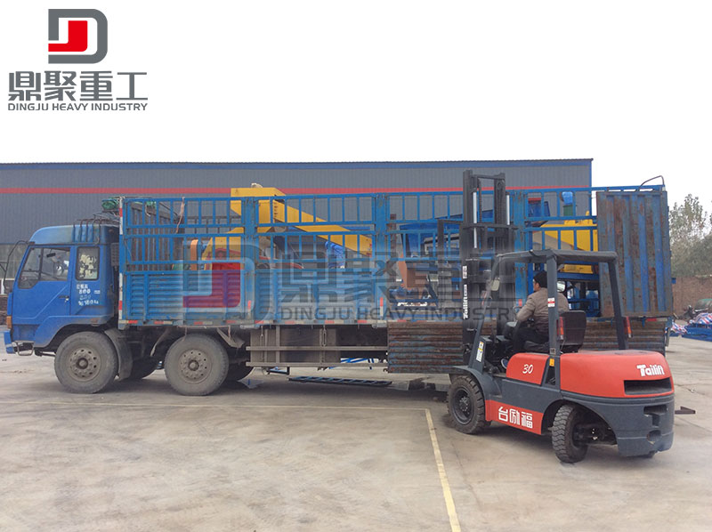 河南橡膠粉碎機(jī)發(fā)貨現(xiàn)場實(shí)拍